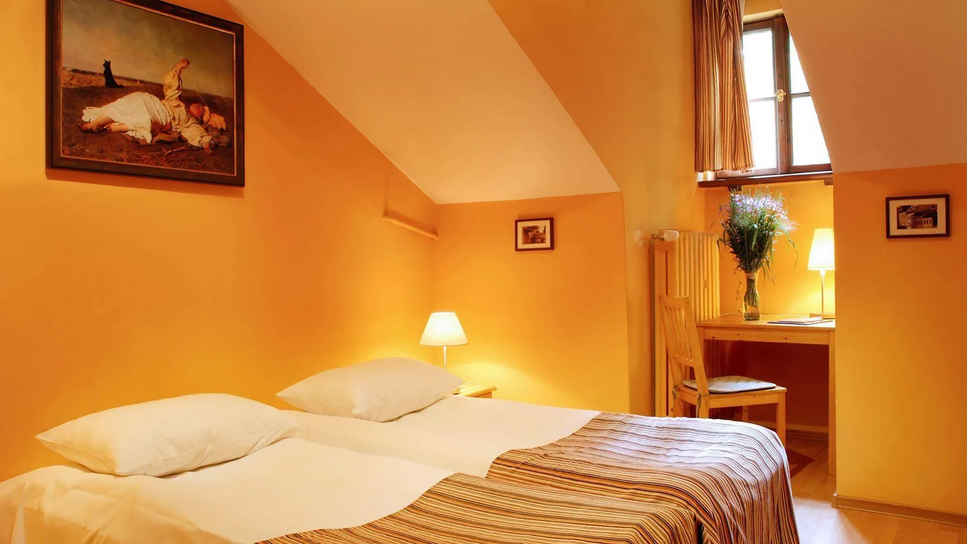Bed and Breakfast Dom Casimi Cracovia 3*,  Polonia